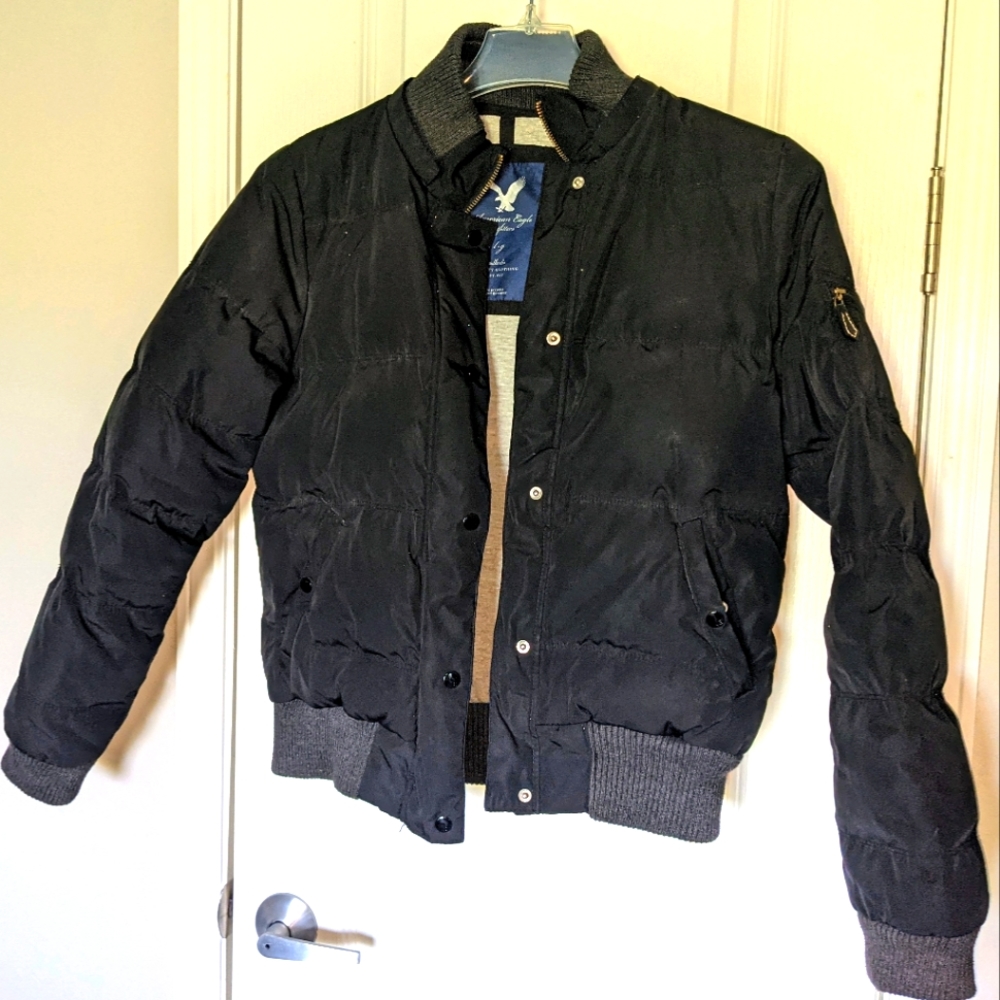 American Eagle large black puffer jacket